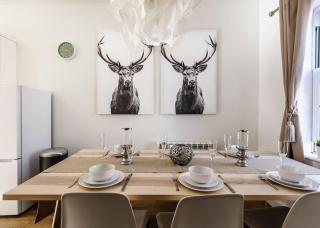 Spacious 3 bed / sleeps 8/ ideal for groups - 9