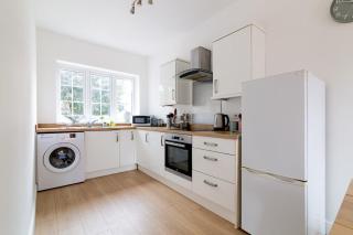 Spacious 3 bed / sleeps 8/ ideal for groups - 8