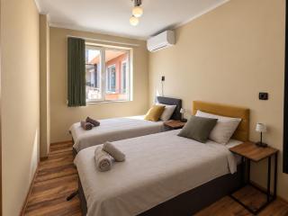 CityApartment 2 with FREE Secured Parking Space - 9