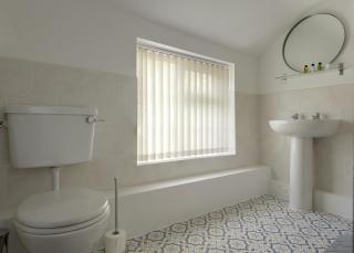 En-suite Room / Parking / 5 mis EMA - 3