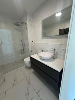 Cloche dor studio with balcony - 8