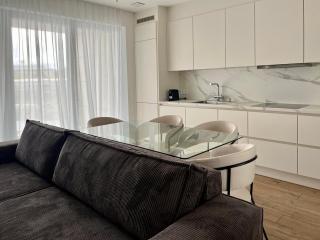 Cloche dor studio with balcony - 4
