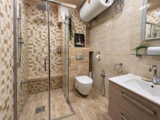 CityApartment 2 with FREE Secured Parking Space - 6