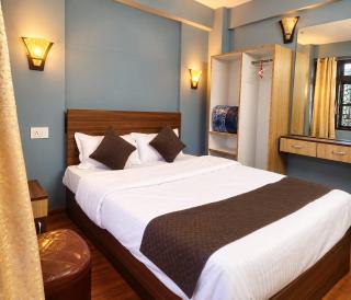 Hotel Priyatam - 1