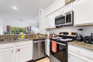 Disney Area Reno'd 2 BR Condo Lake & Forest Views - Apartment - 4
