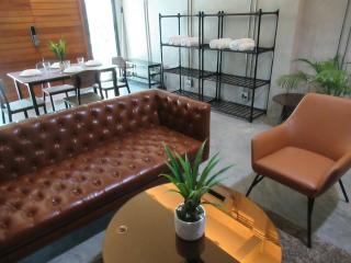 Charming Loft-Style House Near Victory Monument, Bangkok - 0