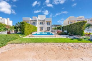 Ollystays Luxury 4BR Villa, Heated Pool, Joubal Lagoon View ! - 0
