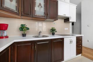 Czarujący Apartament z Sypialnią by Noclegi Renters - 8