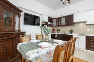Czarujący Apartament z Sypialnią by Noclegi Renters - 1