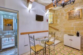 Charm Suite Valletta - 7