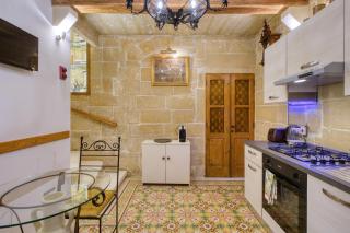 Charm Suite Valletta - 5
