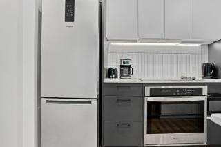Elegant 1BR Montreal Apt - Gym - Prime Location - 3