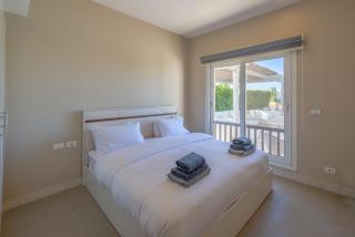Ollystays Luxury 4BR Villa, Heated Pool, Joubal Lagoon View ! - 4