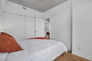 Urban 2BR Retreat - Montréal Griffintown - 7