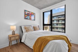 Urban 2BR Retreat - Montréal Griffintown - 6