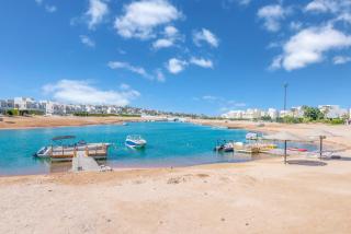 Ollystays Luxury 4BR Villa, Heated Pool, Joubal Lagoon View ! - 3