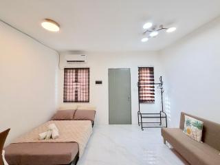Ancheta's Tiny Home - Near Clark Airport with Parking, Pool, Netflix - 5