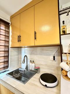 Ancheta's Tiny Home - Near Clark Airport with Parking, Pool, Netflix - 1