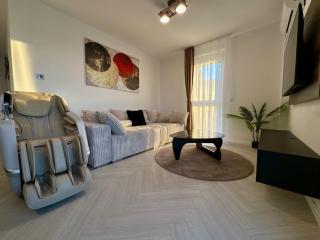 Premium Massage Apartment, Self-check-in & Parking - 0