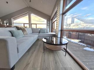 Golden Circle Lux Cabin/Cinema & Aurora Glasshouse - 3
