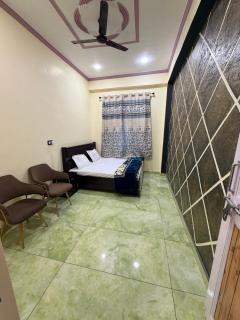 Red corridor guest house Banihal - 4