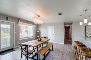 Game Room & Hot Tub! Bayfront Family Gem - 5