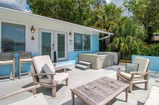 Game Room & Hot Tub! Bayfront Family Gem - 9