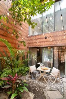 Peace and Comfort, Spacious House for 16 plus Guests - 6