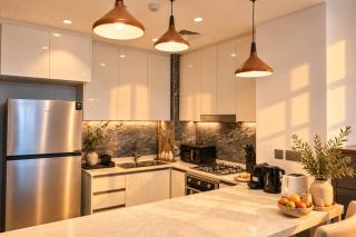 Stunning 1Bdr Luxury with Burj Khalifa View - 6