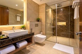 The NH Suites Hotel Near Delhi Aerocity IGI Airport - 4