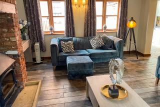 Barn Cottage, Welford - Hot-tub, Log Fire & Parking - 2