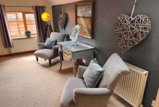 Barn Cottage, Welford - Hot-tub, Log Fire & Parking - 5