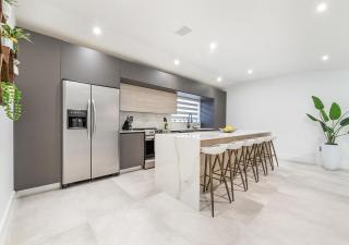 Modern 5BR Oasis - Pool, BBQ, Mini Golf, Billiard L62 - 7