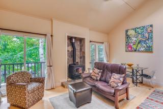 Walk to Ski Slopes! Sun Valley Condo w/ Balcony - 7