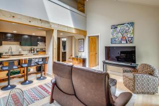 Walk to Ski Slopes! Sun Valley Condo w/ Balcony - 6