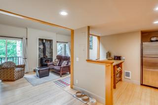 Walk to Ski Slopes! Sun Valley Condo w/ Balcony - 1