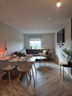 Central Plymouth 5BR apartment with En-suites - 1