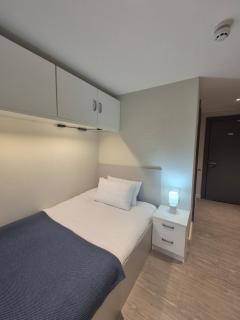 Central Plymouth 5BR apartment with En-suites - 6