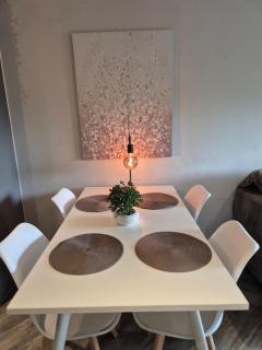 Central Plymouth 5BR apartment with En-suites - 9