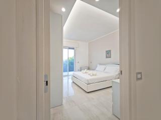 Finella - 4