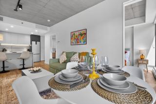 Comfortable 1BR Montreal stay - Near Metro - 5