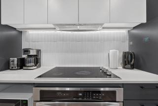 Comfortable 1BR Montreal stay - Near Metro - 2