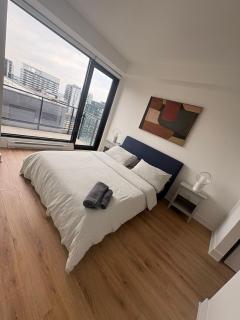 Spacious 2BR in Griffintown Haven - Montreal - 4