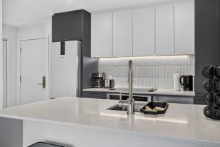 Stylish 1BR Montréal Getaway - Prime Location - 6