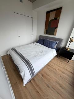 Chic 1BR Retreat in Griffintown - Old Port Nearby - 2