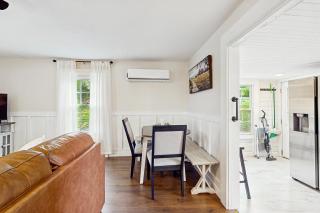 Peaceful Farmhouse Sleeps 6 Fire Pit Grill - 3