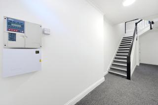 Modern 2-Bed Flat 2 in Reading Central - 8