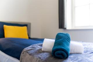 Modern 2-Bed Flat 2 in Reading Central - 5