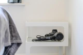 stylish 2-Bed Flat 3 in Reading Central - 8