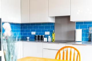 stylish 2-Bed Flat 3 in Reading Central - 3
